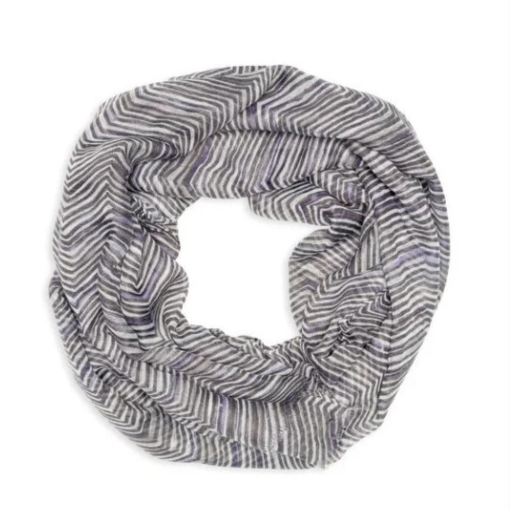 Thirty-One Avenue Scarf in  ZIG ZAG ZOOM  pattern New in Package!